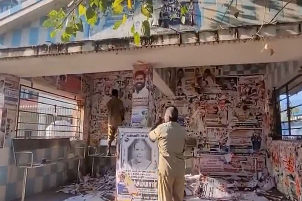Tamil Nadu: Removal of political posters begins in Tenkasi district after model code comes into force