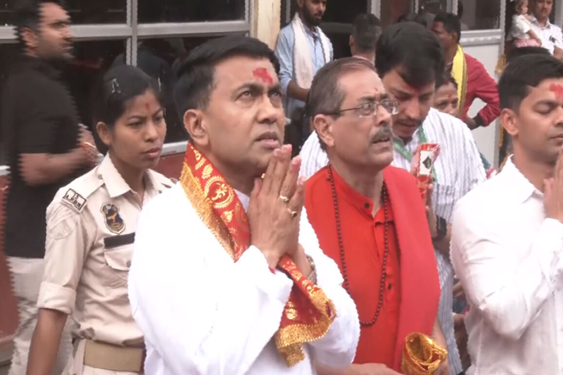 BJP leaders seek blessings at Maa Kamakhya Temple in Guwahati ahead of Assam CM's swearing-in ceremony