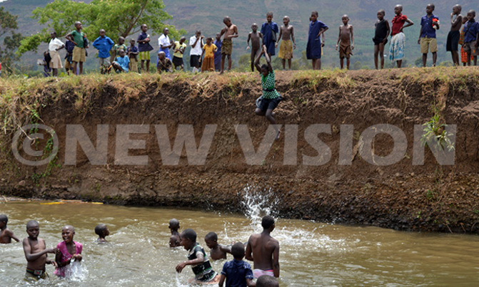 Criminals delaying restoration of River Manafwa in Mbale- Commissioner Criminals delaying restoration of River Manafwa in Mbale- Commissioner