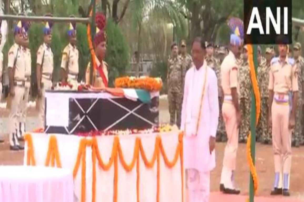 Chhattisgarh CM, Home Minister pay tribute to braveheart CoBRA commando Mehul Solanki