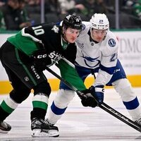 Lightning run point streak to 13 games with thorough win over Stars