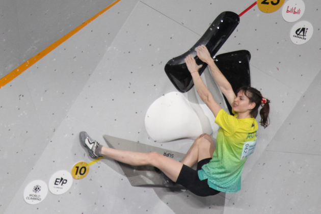 (SP)CHINA-SHAOXING-CLIMBING-WORLD SERIES KEQIAO-WOMEN'S BOULDER (CN)
