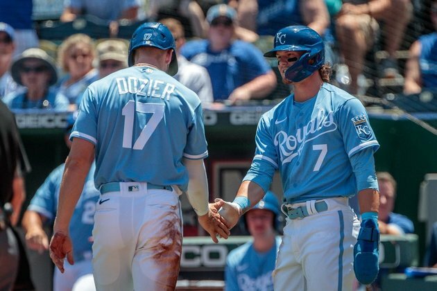 Royals avoid sweep to Rangers behind Zack Greinke