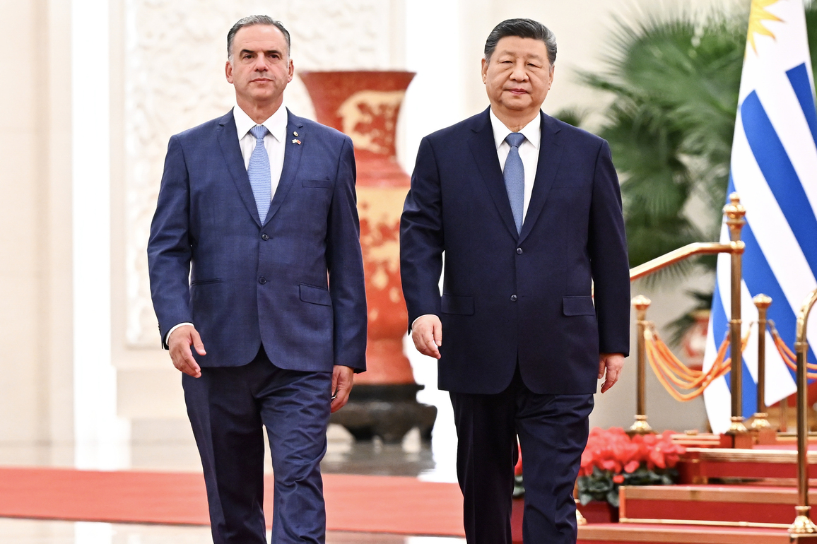 CHINA-BEIJING-XI JINPING-URUGUAYAN PRESIDENT-TALKS (CN)