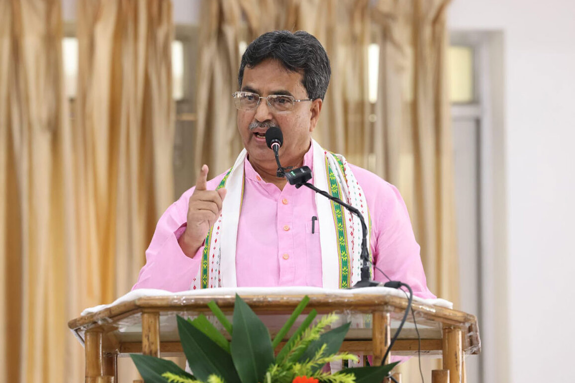 Tripura CM slams CPI(M) for 25 years of "negative mentality"; slams RJD, Congress over "abuses" hurled against PM Modi's late mother