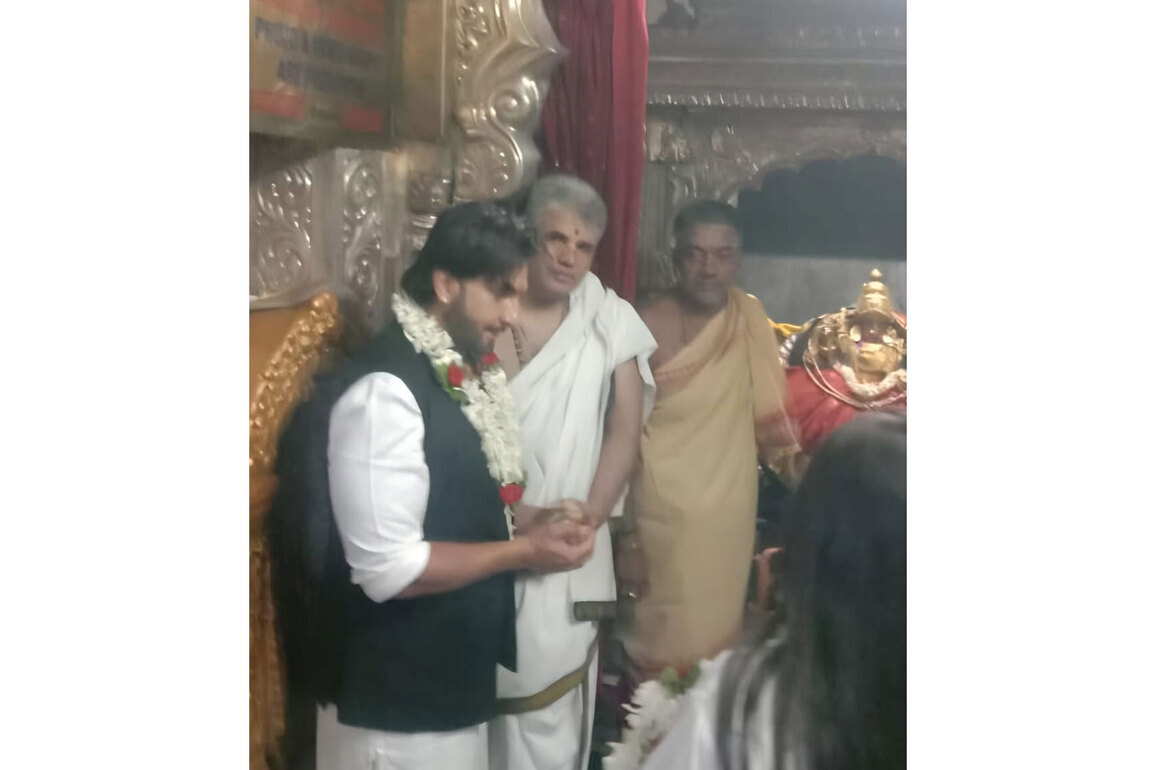 Ranveer Singh offers prayers at Chamundeshwari Temple in Mysuru