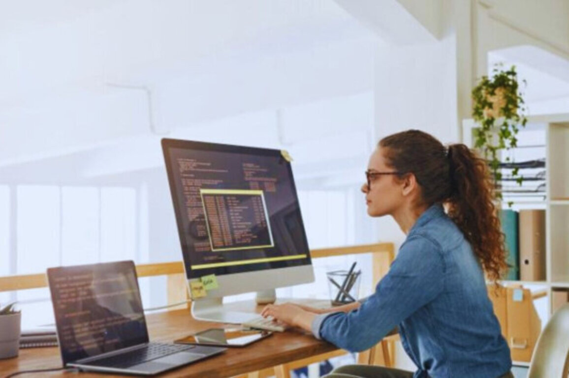 Bulgaria Among EU Leaders in Womens Participation in ICT Sector