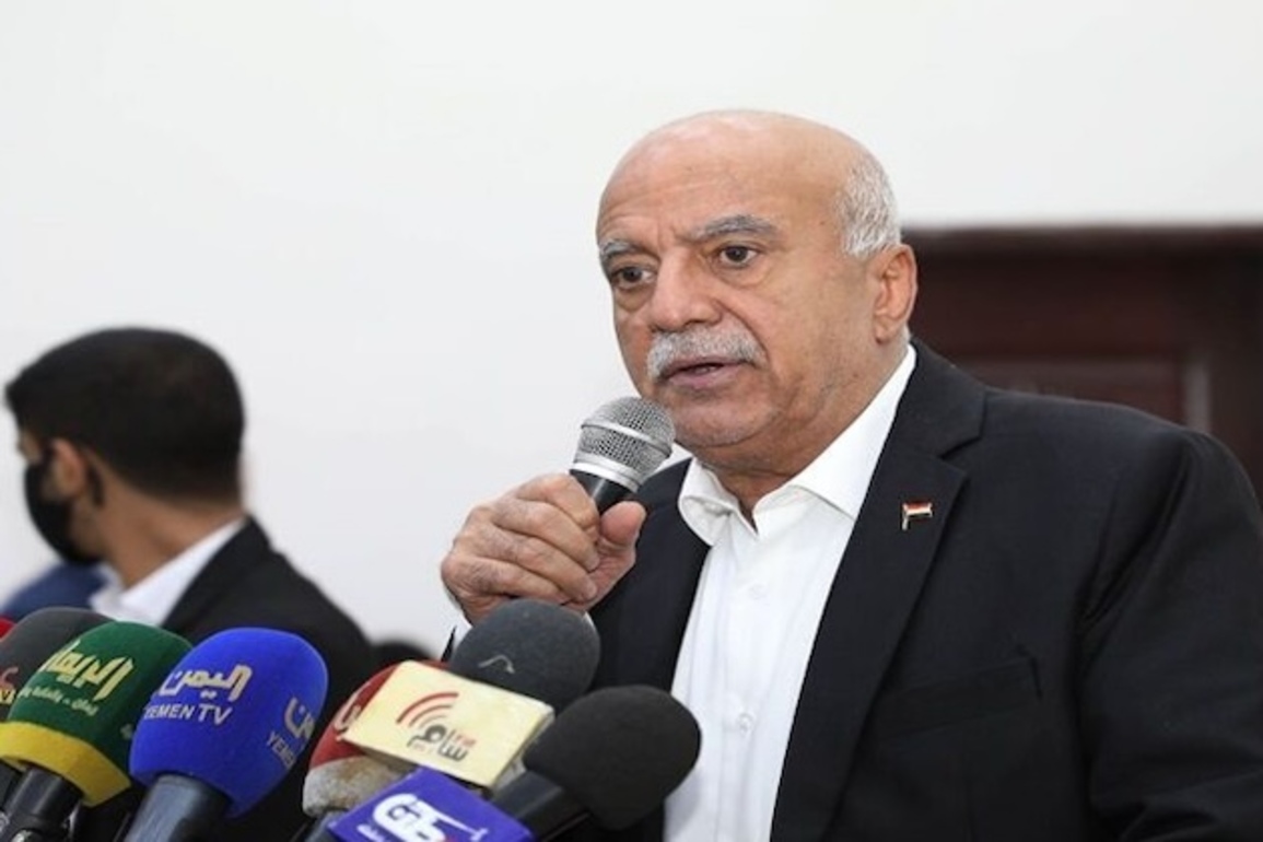 Deadly air strikes in Yemen capital kill PM and 'several' ministers