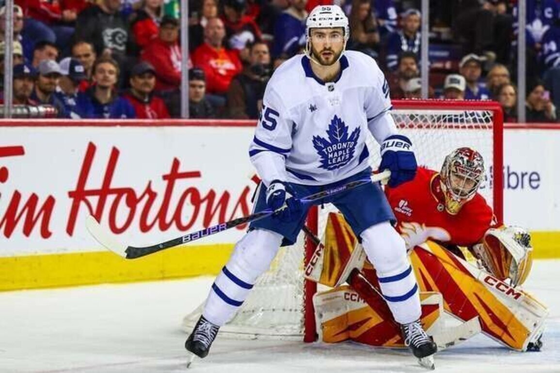 Avalanche acquire F Nicolas Roy from Maple Leafs