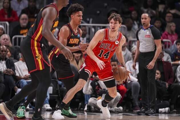 Bulls fend off Hawks in shootout, 152-150