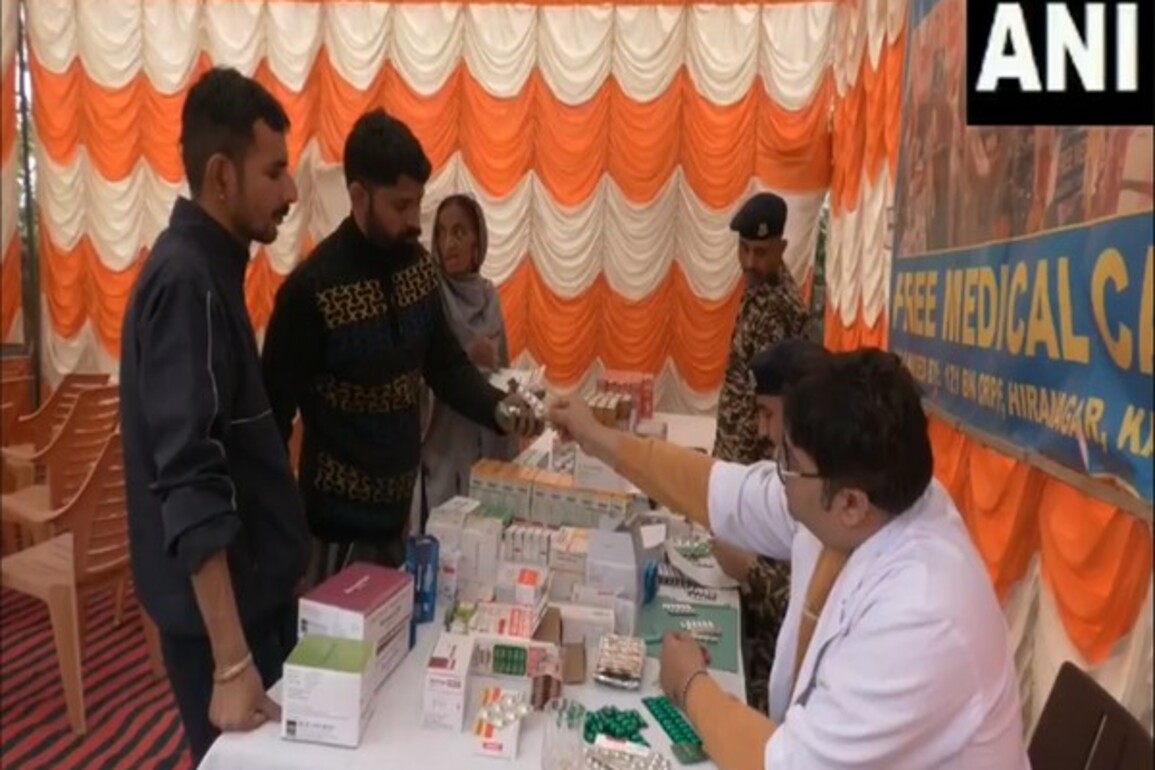 J-K: CRPF 121st battalion organizes free medical camp for 400 villagers in Kathua