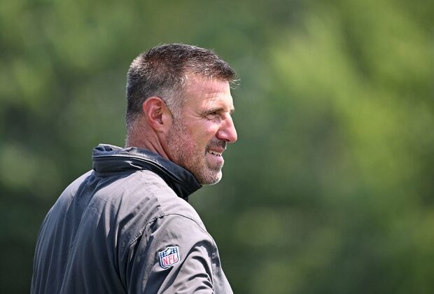 Mike Vrabel interviews for Jets' vacancy