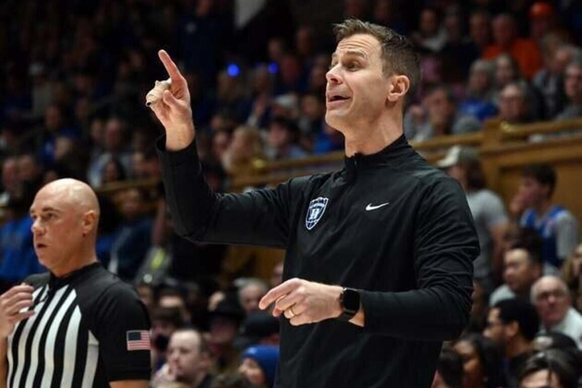 No. 3 Duke set to test mettle vs. top-ranked Michigan