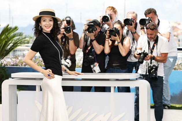 China's summer box office poised for peak week as market seeks rebound