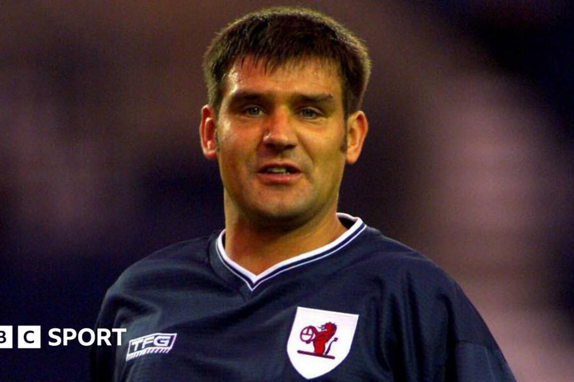 Shaun Dennis- Former Raith Rovers &amp; Hibs defender dies, aged 55