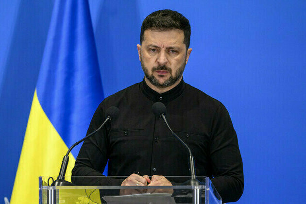 Zelensky threatens long-range strikes in Russia