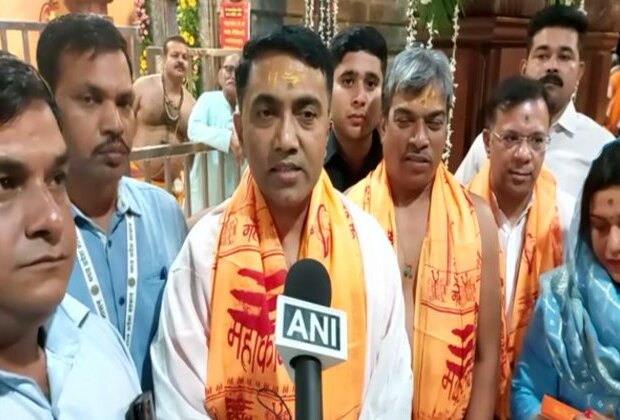 Goa CM Pramod Sawant offers prayers at Mahakaleshwar temple in Ujjain