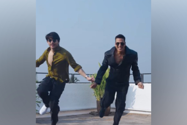 Akshay Kumar joins Veer Pahariya for viral 'langdi' step, announces Sky Force's ott release date