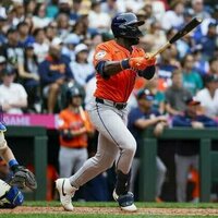 Astros avoid sweep with late 11-run onslaught vs. Mariners