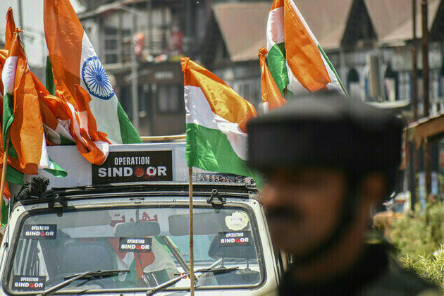 Indian and Pakistani dueling delegations land in Washington