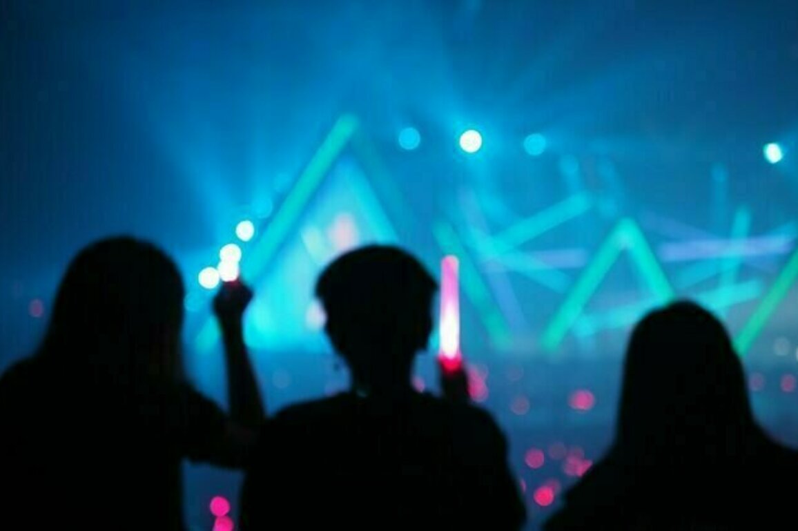 'Lightstick' dan politik: Kekuatan fandom K-pop untuk mobilisasi massa dan menyuarakan perlawanan