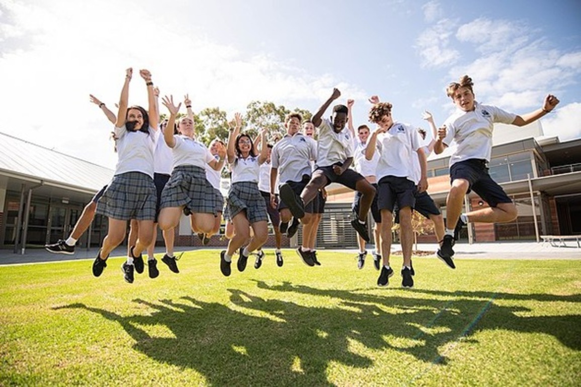 Student debt slashed as Australia targets younger voters