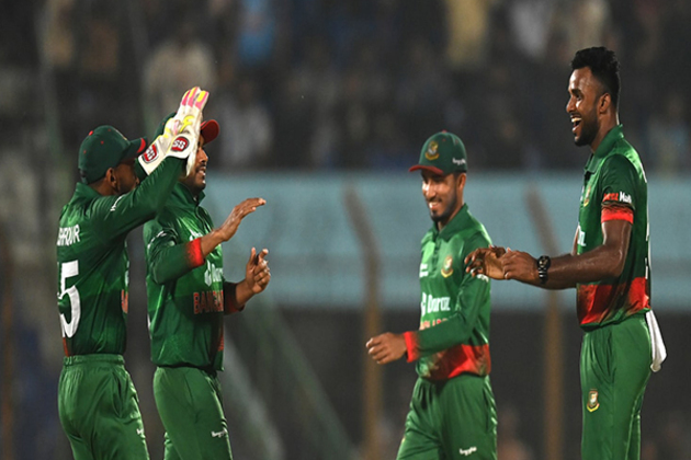 Bizarre fielding error costs Bangladesh A five penalty runs against New Zealand A