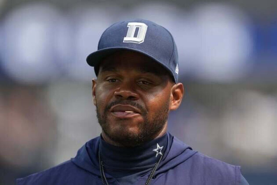 Report: Steelers to interview Cowboys' Lunda Wells for OC opening