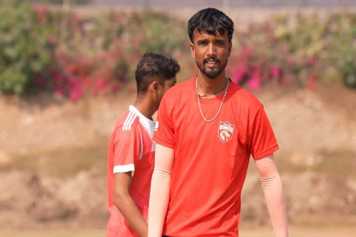 "I'll touch his feet": Punjab Kings' new signing Vishal Nishad reveals his humble celebration plan for Virat Kohli's wicket