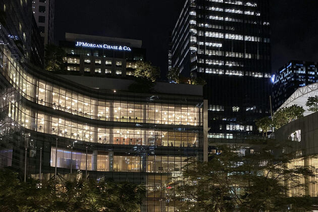 Apple taps JPMorgan as new card issuer in major banking shift