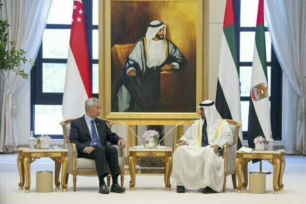 UAE President and Singaporean Prime Minister discuss bilateral relations