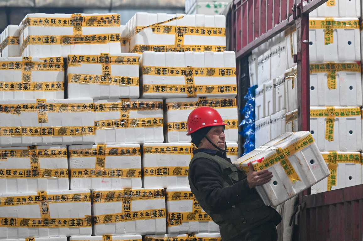 CHINA-XINJIANG-COLD WAVE-VEGETABLE AND FRUIT SUPPLY (CN)