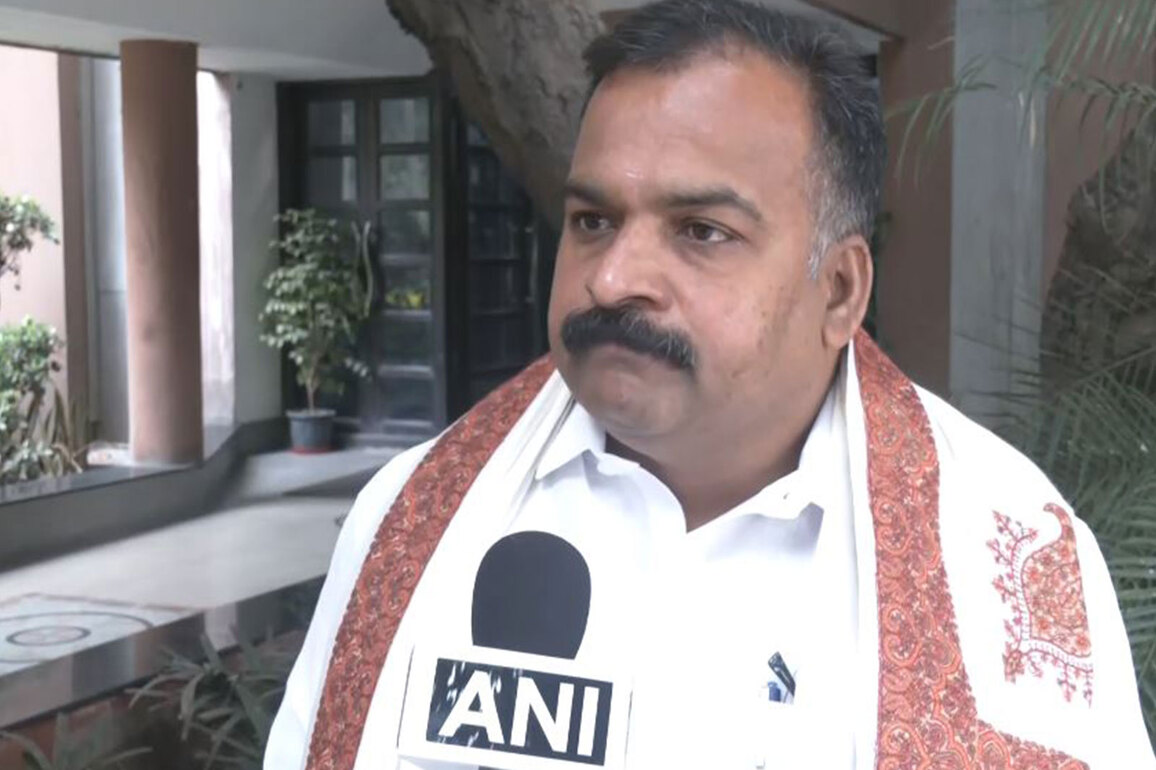 "Batch of Betrayers": Congress MP Manickam Tagore hits back at Shakeel Ahmad, Rashid Alvi