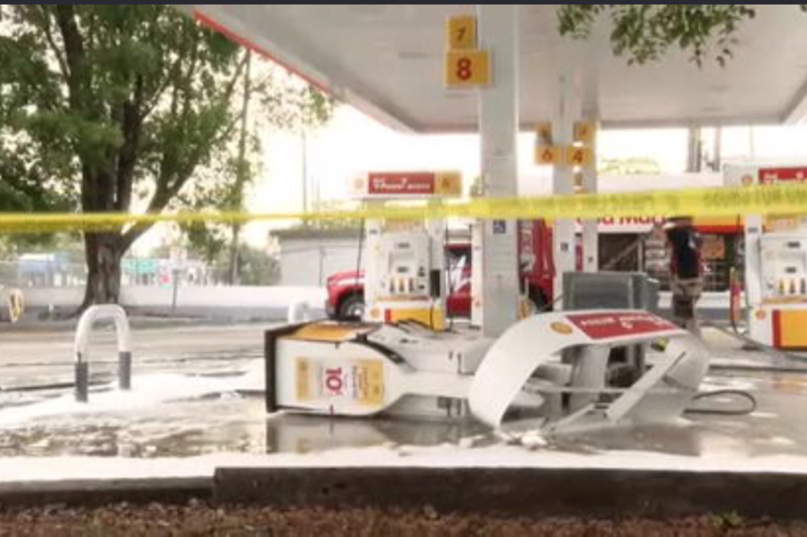 Gas pump erupts in flames at Fort Lauderdale gas station - WSVN 7News - Miami News, Weather, Sports