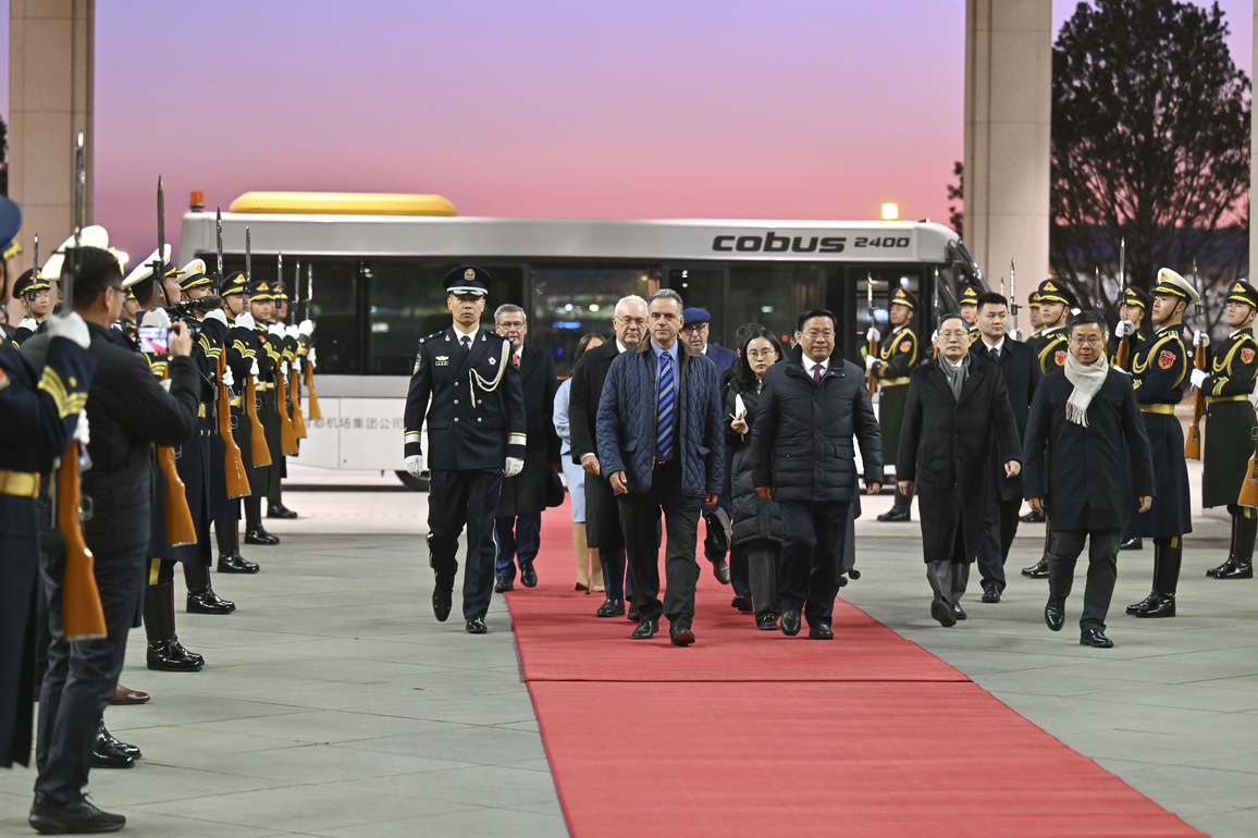 CHINA-BEIJING-URUGUAY-PRESIDENT-VISIT-ARRIVAL (CN)