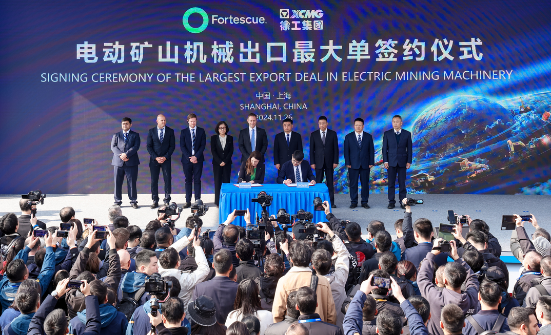 Fortescue and XCMG signing ceremony