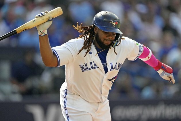 Blue Jays' Vladimir Guerrero Jr. (knee) scratched from lineup