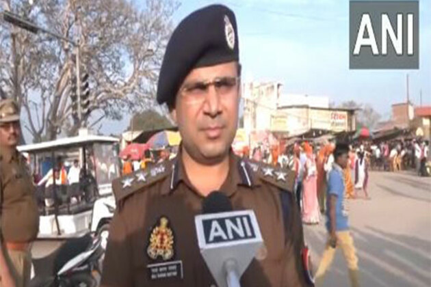 Ayodhya: Crowd control measures in place as devotees throng to city to offer prayers