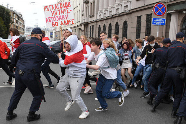 Western network plotting coup in Belarus  Russian intelligence