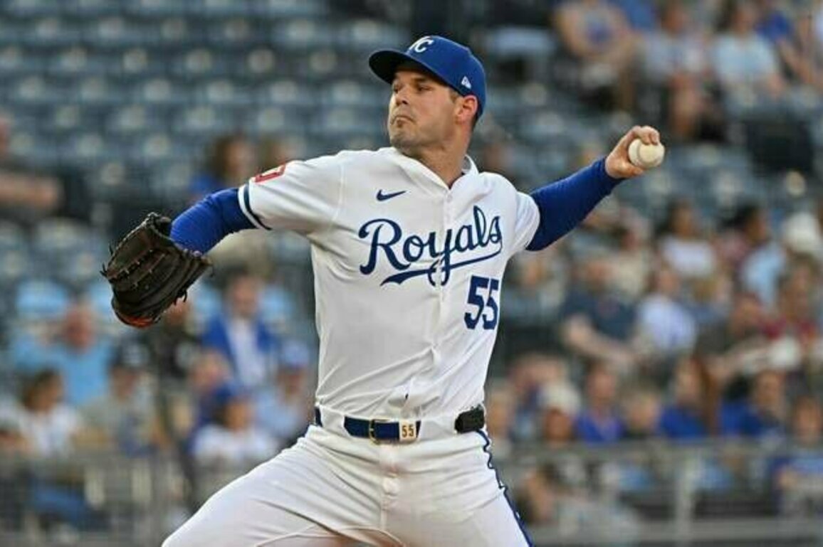 Royals seek eighth straight victory in clash vs. Red Sox