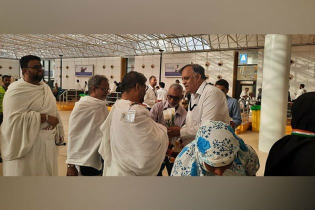 Saudi Arabia: Envoy visits Haj terminal at Jeddah Airport, receives Indian Hajjis arriving from different states