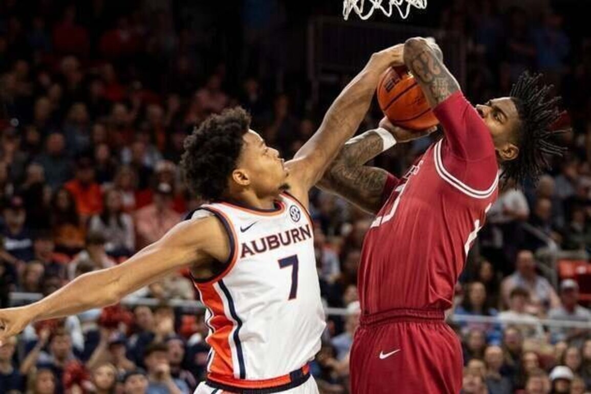 Auburn dismantles No. 15 Arkansas for first SEC win