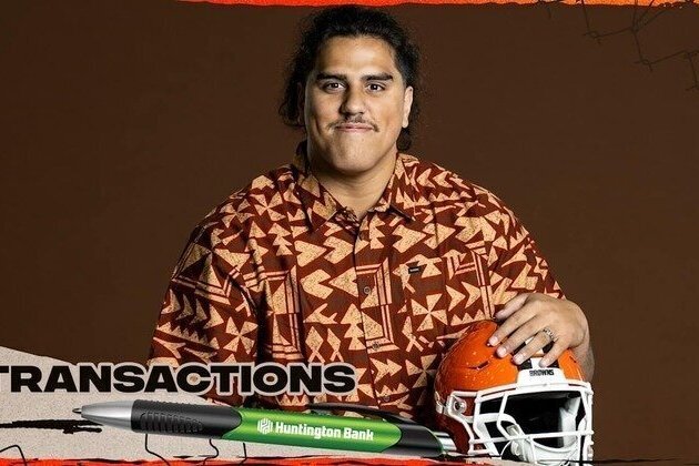 Browns sign eight draft picks