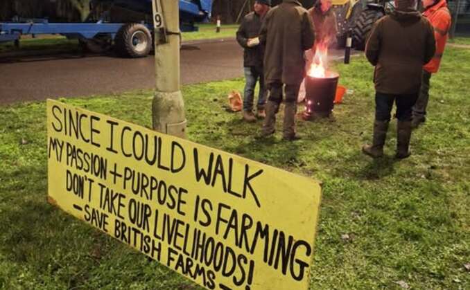 'Save British Farms' - �������� protesting at the Port of Felixstowe this morning (January 23).