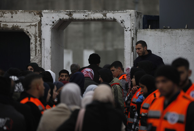 MIDEAST-RAMALLAH-CHECKPOINT-PRAYER