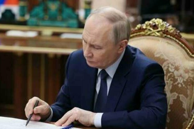 Putin inks new policy to fight Russian language discrimination
