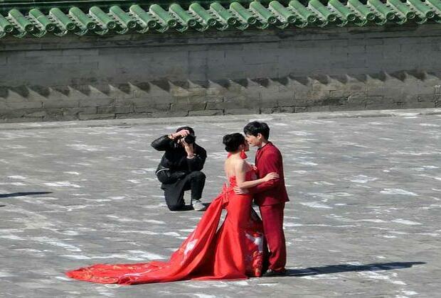 China's $500 billion wedding industry suffering from fewer weddings