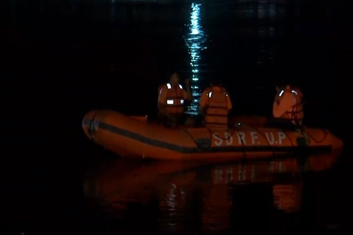 NDRF retrieves capsized boat from Yamuna in Mathura; 10 dead, search for missing continues
