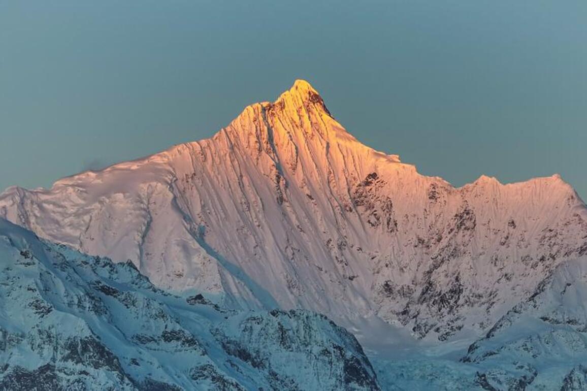 Southwest China peaks become winter magnet for Southeast Asian tourists