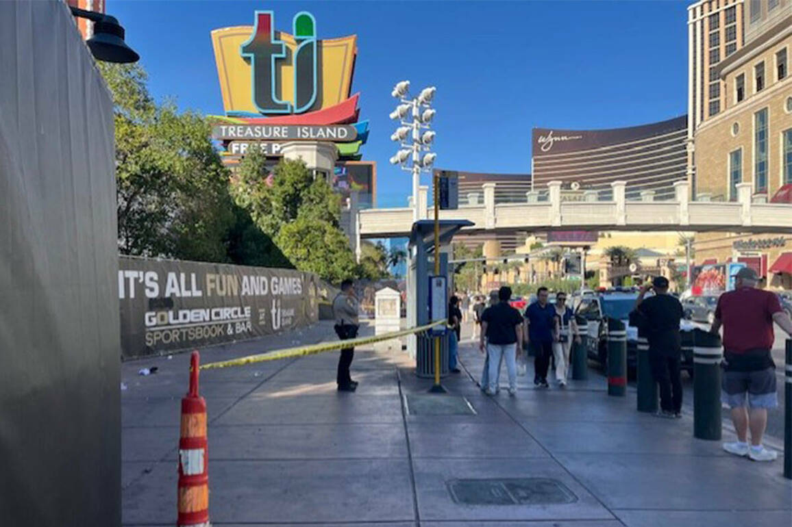 Metro- homeless person dies in front of The Mirage on Las Vegas Strip - The Strip